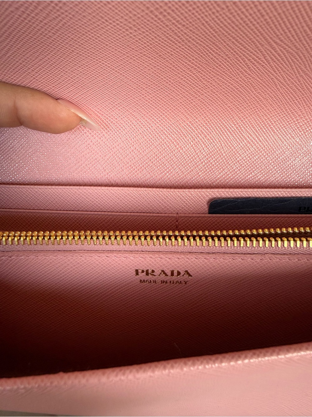 Authentic Prada Pink Saffiano Leather Wallet with Gold Logo Authentic - Picture 4 of 13